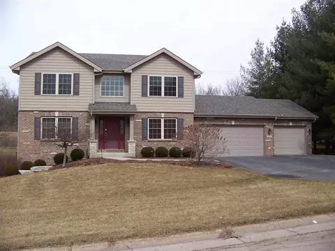 7335 Big Stone Cir, Roscoe, IL 61073 photo 1