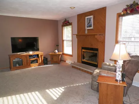 1116 Main St, Pecatonica, IL 61063 photo 2