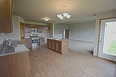 660 Ashleigh Ln, Roscoe, IL 61073 photo 5