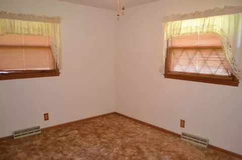 1143 W Blackhawk Dr, Byron, IL 61010 photo 8