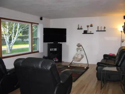 603 E Washington St, Durand, IL 61024 photo 4