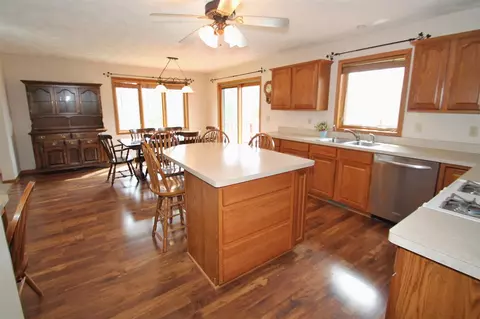 4461 E Ridgeview Ln, Byron, IL 61010 photo 9