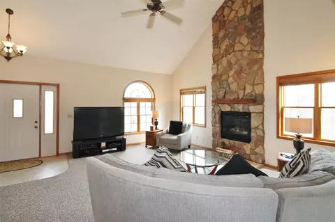 4461 E Ridgeview Ln, Byron, IL 61010 photo 3