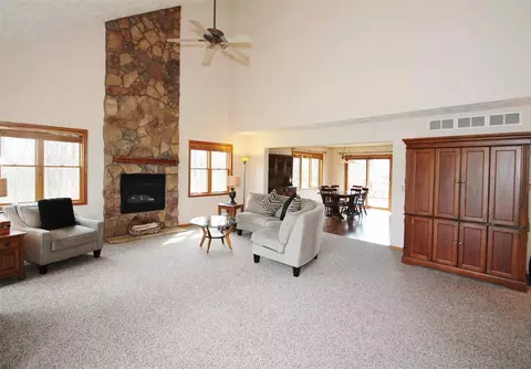 4461 E Ridgeview Ln, Byron, IL 61010 photo 2
