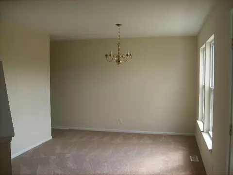 1502 Fairfield Trl, Belvidere, IL 61008 photo 2