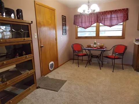 802 N Crestview Trl, Byron, IL 61010 photo 4