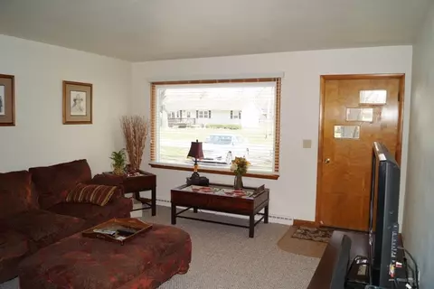 2942 S Iris Dr, Beloit, WI 53511 photo 4