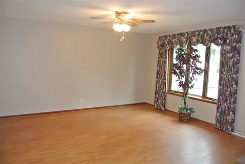 5189 Rowena Dr, Roscoe, IL 61073 photo 3