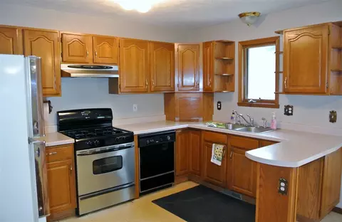 5189 Rowena Dr, Roscoe, IL 61073 photo 5