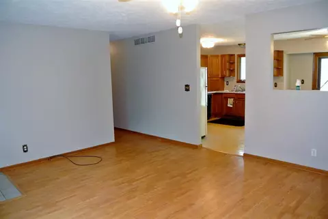 5189 Rowena Dr, Roscoe, IL 61073 photo 4