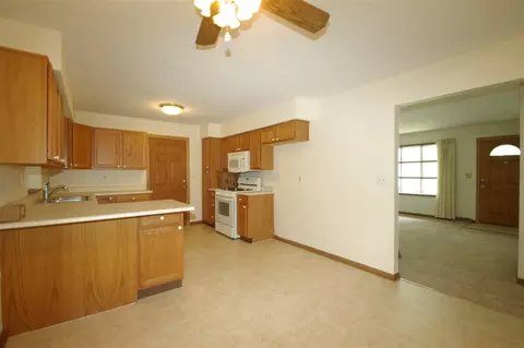 11108 3rd St, Roscoe, IL 61073 photo 4