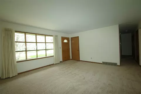 11108 3rd St, Roscoe, IL 61073 photo 5