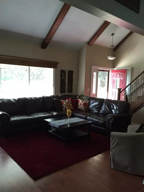 8419 Mark Dr, Roscoe, IL 61073 photo 2