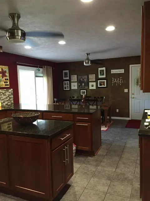8419 Mark Dr, Roscoe, IL 61073 photo 3