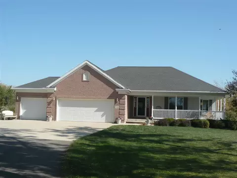 136 E Lightsville Rd, Leaf River, IL 61047 photo 1