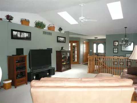 136 E Lightsville Rd, Leaf River, IL 61047 photo 2