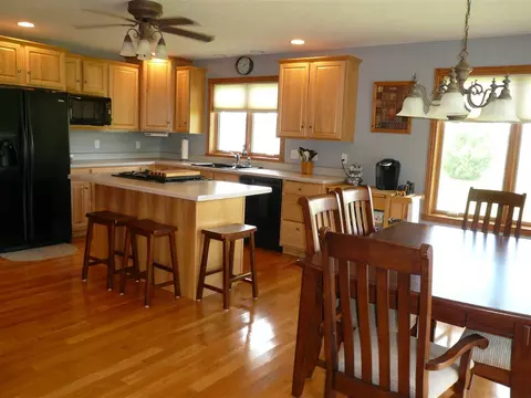 136 E Lightsville Rd, Leaf River, IL 61047 photo 5