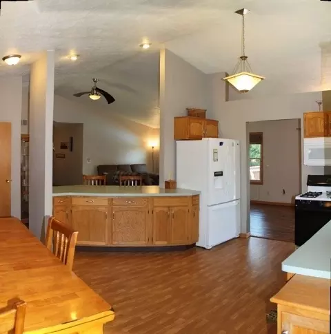 504 Dickerson Dr, Winnebago, IL 61088 photo 4