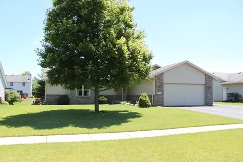 504 Dickerson Dr, Winnebago, IL 61088 photo 1