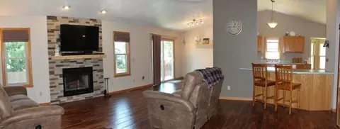 504 Dickerson Dr, Winnebago, IL 61088 photo 3