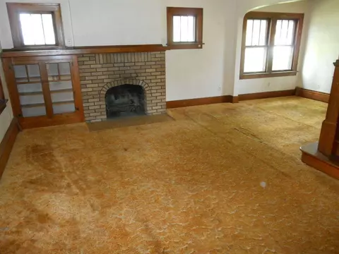 614 E 2nd St, Belvidere, IL 61008 photo 3