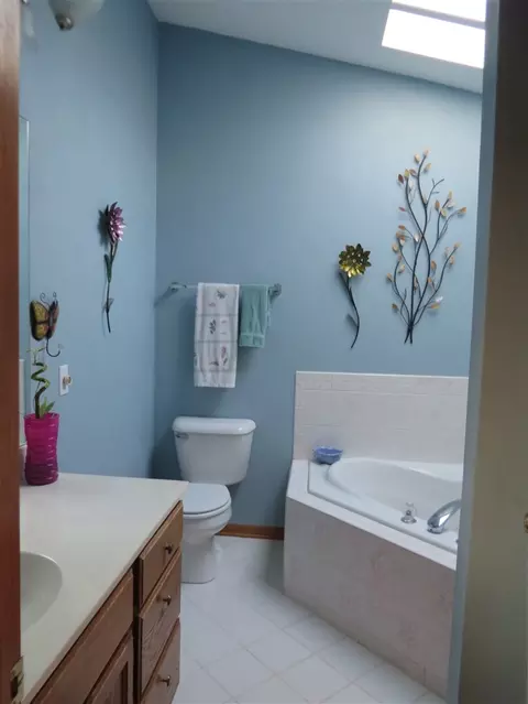 11261 Erica Ct, Roscoe, IL 61073 photo 10