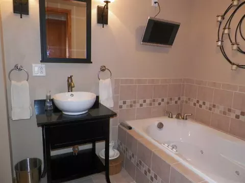 613 Moth St, Pecatonica, IL 61063 photo 8