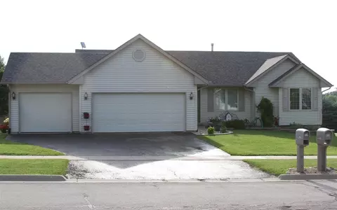613 Moth St, Pecatonica, IL 61063 photo 1