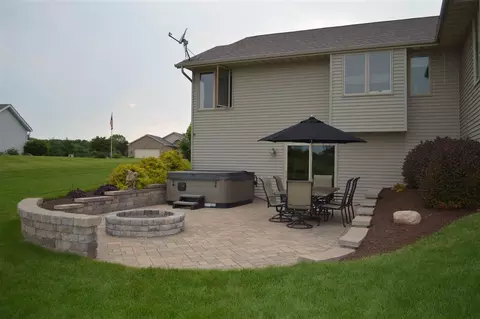 9995 Sara Dr, Roscoe, IL 61073 photo 14