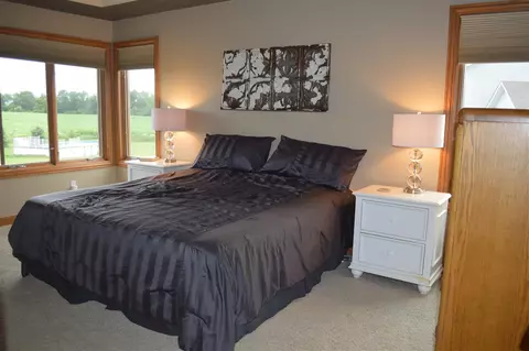 9995 Sara Dr, Roscoe, IL 61073 photo 8