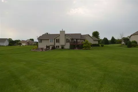 9995 Sara Dr, Roscoe, IL 61073 photo 12