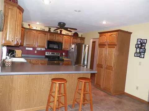 10566 E Cedarville, Davis, IL 61019 photo 2