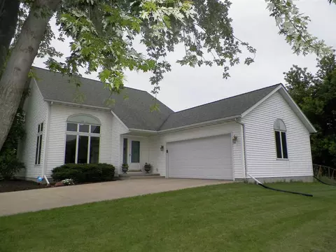 10566 E Cedarville, Davis, IL 61019 photo 1
