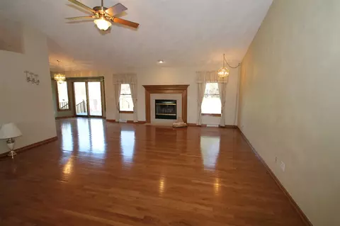 11159 Donald Dr, Roscoe, IL 61073 photo 2