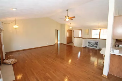 11159 Donald Dr, Roscoe, IL 61073 photo 3