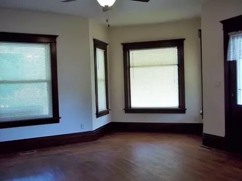 515 E Mason St, Polo, IL 61064 photo 2