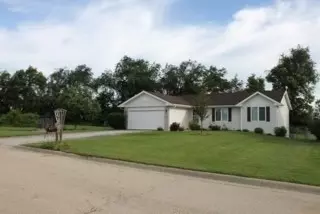 606 Tracy Ct, Pecatonica, IL 61063 photo 1