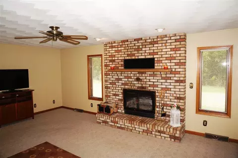 7494 Haymaker Ln, Cherry Valley, IL 61016 photo 8