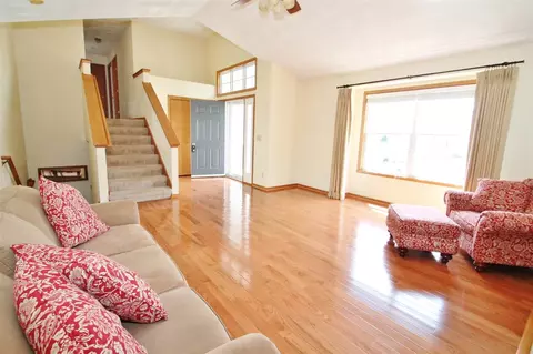 11357 Downing Ln, Roscoe, IL 61073 photo 3