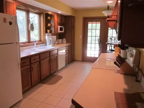 1352 Chadwick Ct, Lake Summerset, IL 61019 photo 2