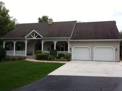 10325 Moonglow Dr, Roscoe, IL 61073 photo 1