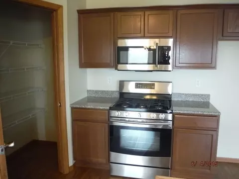 620 Ballymore Rd, Roscoe, IL 61073 photo 8
