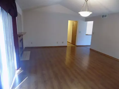 9826 Applegate Dr, Roscoe, IL 61073 photo 4