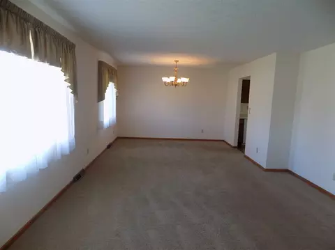 9826 Applegate Dr, Roscoe, IL 61073 photo 8