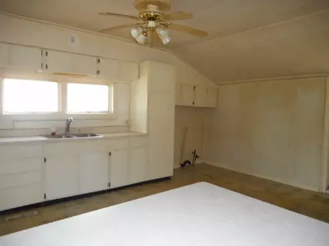 219 Stanton St, Davis, IL 61019 photo 6