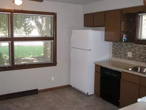 315 E 7th St, Belvidere, IL 61008 photo 9