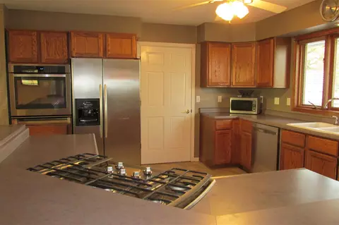 8181 Mill Rd N, Leaf River, IL 61047 photo 2