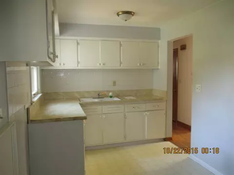 2111 Jonathan Ave, Rockford, IL 61103 photo 9