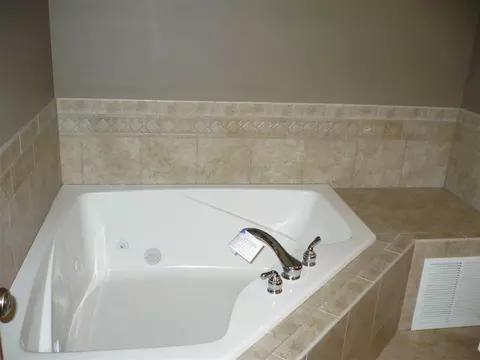 807 Mitchell Dr, Winnebago, IL 61088 photo 10
