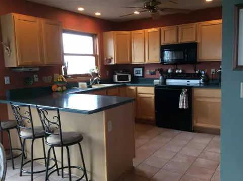 18436 Campbell Rd, Davis, IL 61019 photo 9